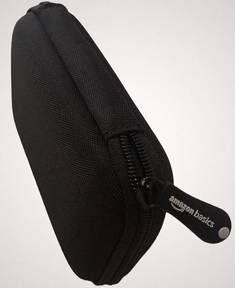 Portable hard drive carrying case
